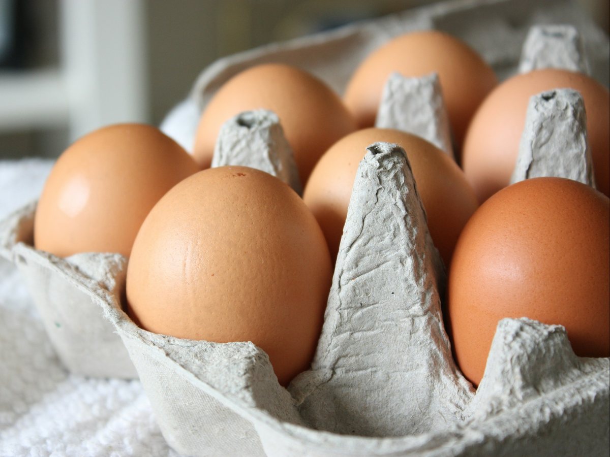 Free-range eggs, 12